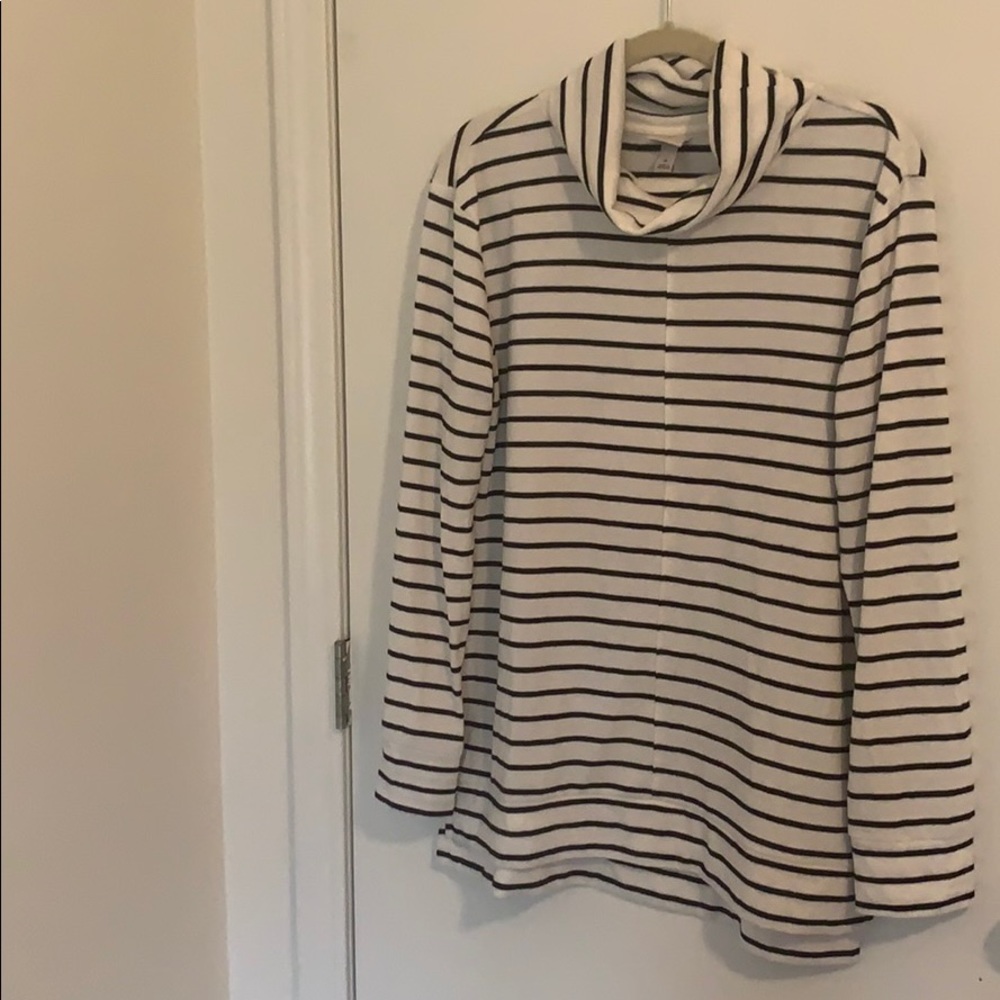 Lightweight sweater